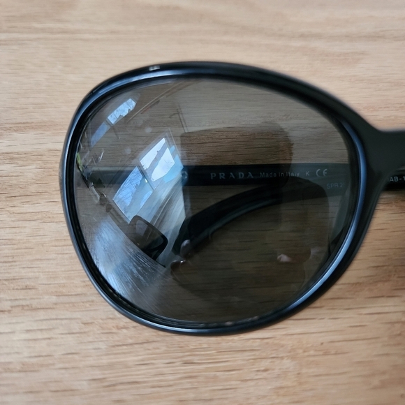 Prada Black Sunglasses SPR 25L without case shades - Picture 4 of 12